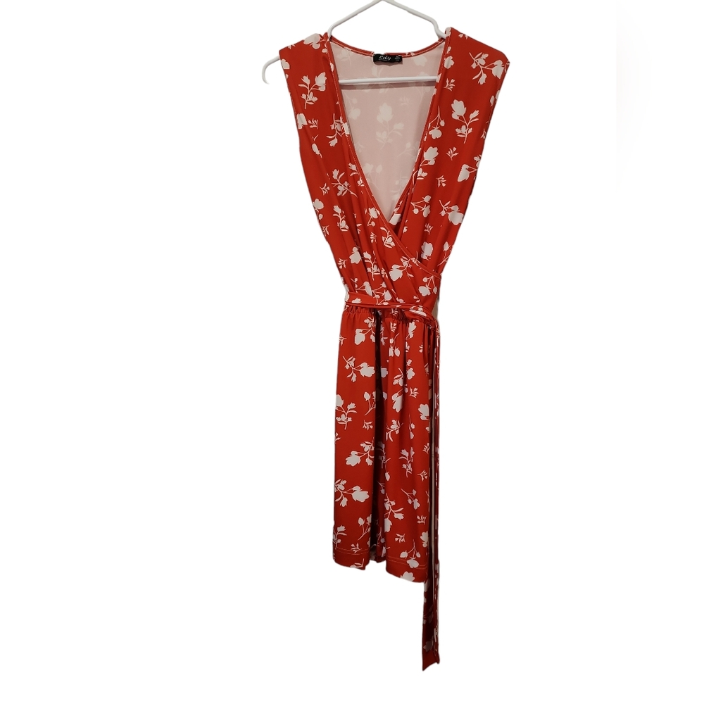 Lily Romper short red orange white floral size Med  sleeveless v neck.